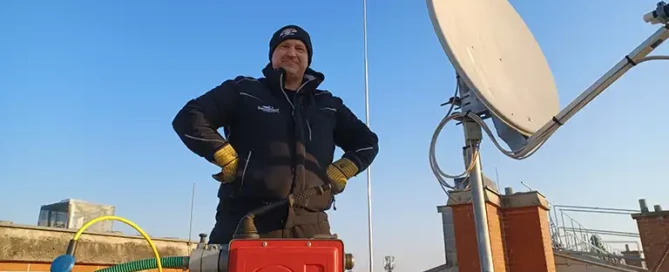 Bei der Behebung eines Rohrgebrechens auf den Dächern Wiens